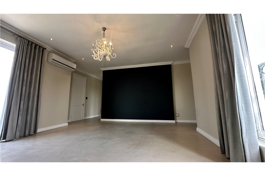 4 Bedroom Property for Sale in Val De Vie Estate Western Cape
